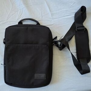 Jack Abrahams The Messenger | 12-In Twill Messenger Bag with Tablet Sleeve